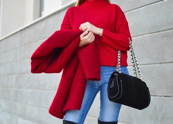 Texture Stacking: The Minimalist Trick That Makes Any Outfit Look Expensive
