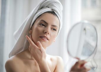 The Perfect Skincare Routine for Oily Skin in the UK (2025 Edition)